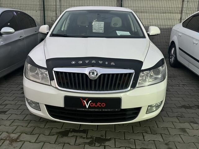 Белый Шкода Октавия, объемом двигателя 1.6 л и пробегом 190 тыс. км за 7000 $, фото 1 на Automoto.ua