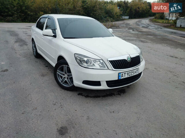 Белый Шкода Октавия, объемом двигателя 1.6 л и пробегом 220 тыс. км за 7399 $, фото 7 на Automoto.ua