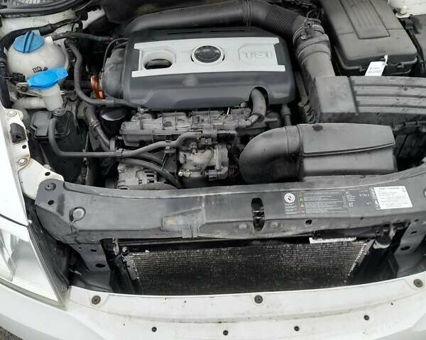 Белый Шкода Октавия, объемом двигателя 1.8 л и пробегом 219 тыс. км за 8200 $, фото 23 на Automoto.ua