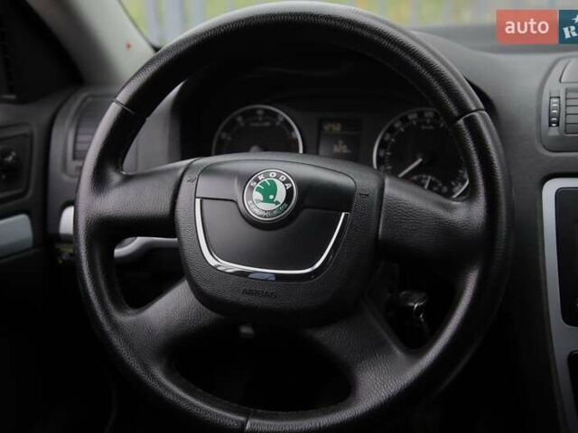 Белый Шкода Октавия, объемом двигателя 1.6 л и пробегом 239 тыс. км за 8100 $, фото 13 на Automoto.ua