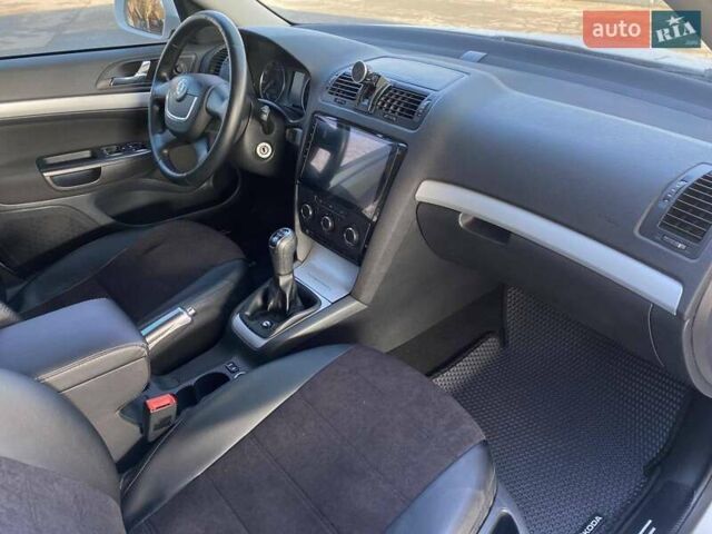 Белый Шкода Октавия, объемом двигателя 1.6 л и пробегом 195 тыс. км за 7800 $, фото 22 на Automoto.ua