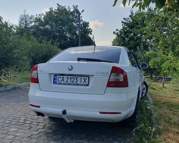 Белый Шкода Октавия, объемом двигателя 1.8 л и пробегом 115 тыс. км за 11100 $, фото 3 на Automoto.ua