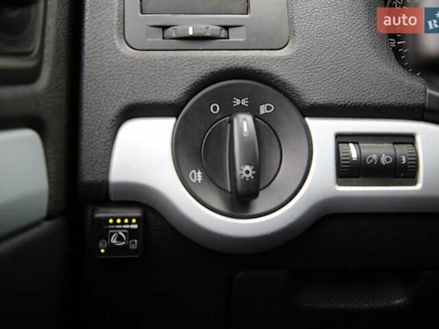 Белый Шкода Октавия, объемом двигателя 1.6 л и пробегом 239 тыс. км за 8100 $, фото 17 на Automoto.ua