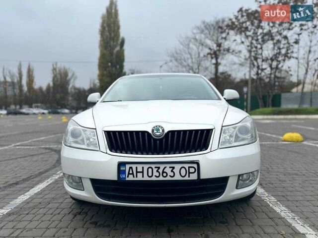 Белый Шкода Октавия, объемом двигателя 1.8 л и пробегом 180 тыс. км за 7200 $, фото 2 на Automoto.ua
