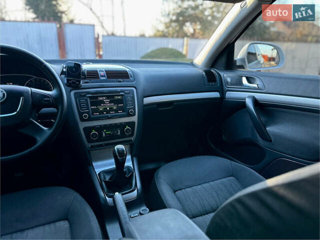 Белый Шкода Октавия, объемом двигателя 1.39 л и пробегом 275 тыс. км за 8200 $, фото 47 на Automoto.ua