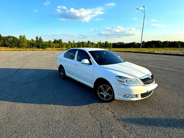 Белый Шкода Октавия, объемом двигателя 1.6 л и пробегом 264 тыс. км за 7500 $, фото 5 на Automoto.ua