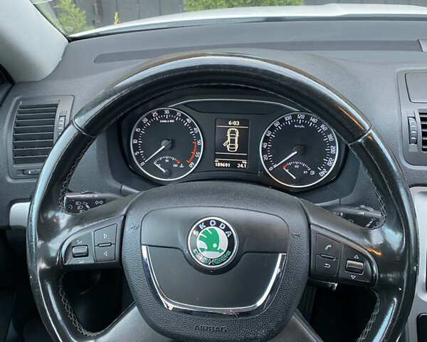 Білий Шкода Октавія, об'ємом двигуна 1.6 л та пробігом 189 тис. км за 8999 $, фото 15 на Automoto.ua