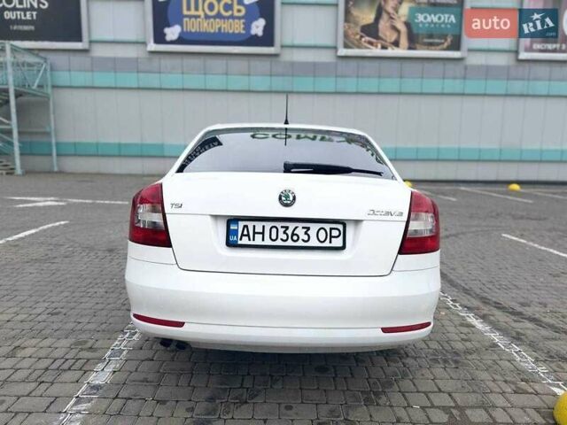 Белый Шкода Октавия, объемом двигателя 1.8 л и пробегом 180 тыс. км за 7200 $, фото 4 на Automoto.ua