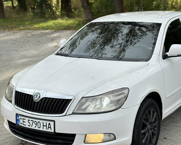 Белый Шкода Октавия, объемом двигателя 1.6 л и пробегом 383 тыс. км за 5350 $, фото 1 на Automoto.ua