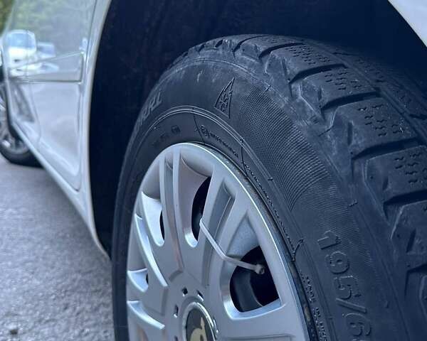 Білий Шкода Октавія, об'ємом двигуна 1.8 л та пробігом 184 тис. км за 8500 $, фото 12 на Automoto.ua