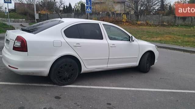 Белый Шкода Октавия, объемом двигателя 1.6 л и пробегом 240 тыс. км за 7600 $, фото 6 на Automoto.ua