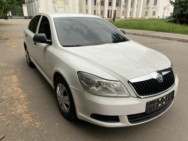 Белый Шкода Октавия, объемом двигателя 1.6 л и пробегом 151 тыс. км за 7700 $, фото 5 на Automoto.ua