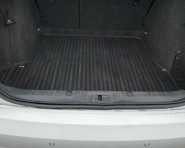 Белый Шкода Октавия, объемом двигателя 1.8 л и пробегом 219 тыс. км за 8200 $, фото 18 на Automoto.ua