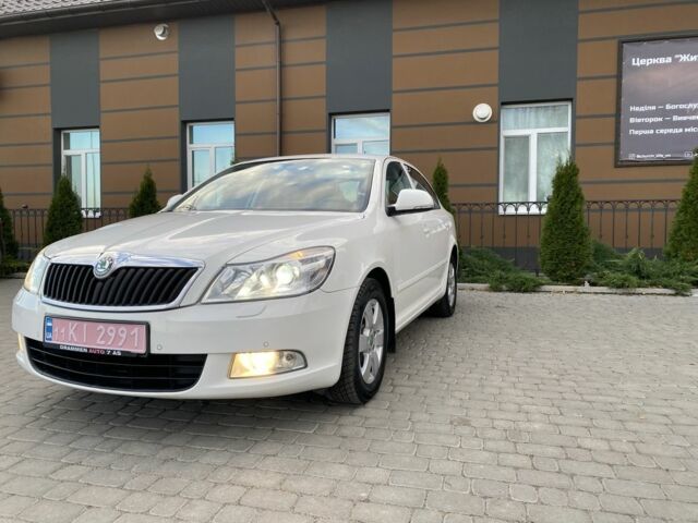 Белый Шкода Октавия, объемом двигателя 1.6 л и пробегом 189 тыс. км за 8999 $, фото 1 на Automoto.ua
