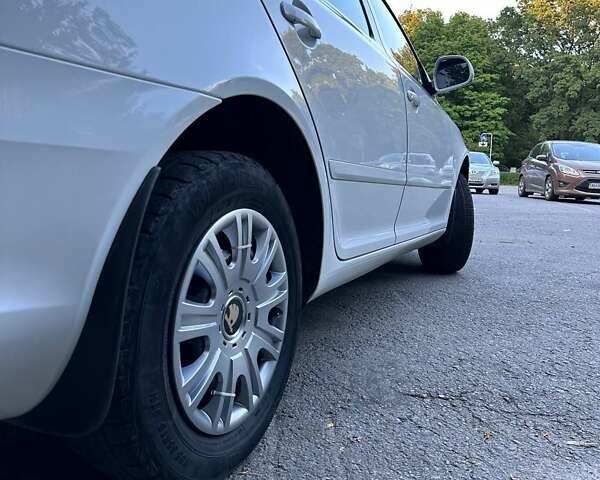 Білий Шкода Октавія, об'ємом двигуна 1.8 л та пробігом 184 тис. км за 8500 $, фото 7 на Automoto.ua