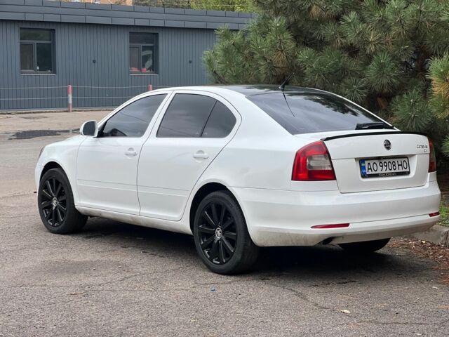Белый Шкода Октавия, объемом двигателя 1.6 л и пробегом 212 тыс. км за 6800 $, фото 10 на Automoto.ua