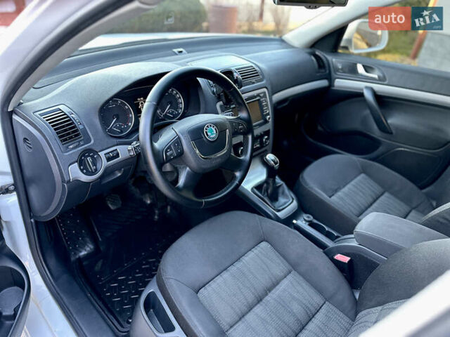 Белый Шкода Октавия, объемом двигателя 1.39 л и пробегом 275 тыс. км за 8200 $, фото 37 на Automoto.ua