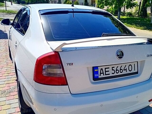 Білий Шкода Октавія, об'ємом двигуна 2 л та пробігом 244 тис. км за 10200 $, фото 3 на Automoto.ua