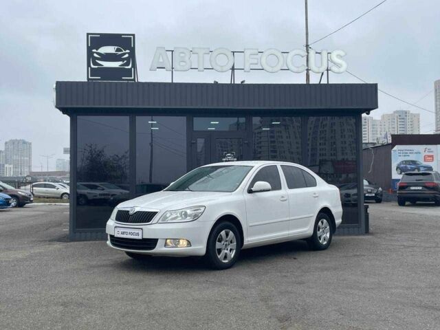 Белый Шкода Октавия, объемом двигателя 1.8 л и пробегом 155 тыс. км за 7990 $, фото 3 на Automoto.ua
