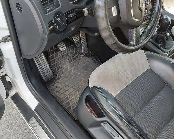 Белый Шкода Октавия, объемом двигателя 1.98 л и пробегом 215 тыс. км за 9100 $, фото 19 на Automoto.ua