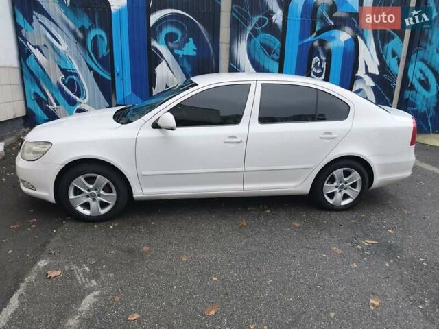 Белый Шкода Октавия, объемом двигателя 1.6 л и пробегом 209 тыс. км за 8700 $, фото 19 на Automoto.ua