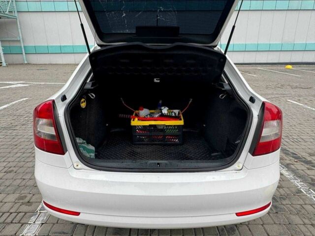 Белый Шкода Октавия, объемом двигателя 1.8 л и пробегом 180 тыс. км за 7200 $, фото 8 на Automoto.ua