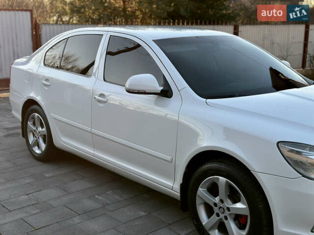 Белый Шкода Октавия, объемом двигателя 1.39 л и пробегом 275 тыс. км за 8200 $, фото 5 на Automoto.ua