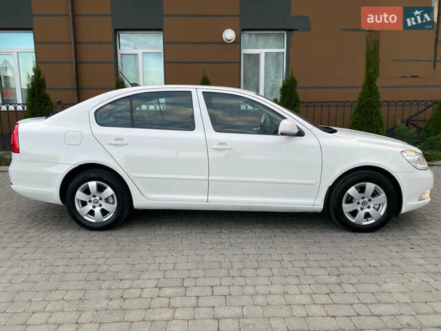 Білий Шкода Октавія, об'ємом двигуна 1.6 л та пробігом 189 тис. км за 8999 $, фото 3 на Automoto.ua