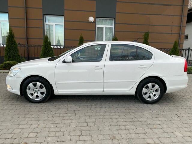 Белый Шкода Октавия, объемом двигателя 1.6 л и пробегом 189 тыс. км за 8999 $, фото 4 на Automoto.ua