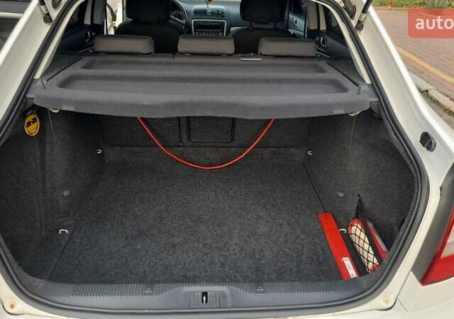 Белый Шкода Октавия, объемом двигателя 1.8 л и пробегом 180 тыс. км за 8200 $, фото 12 на Automoto.ua