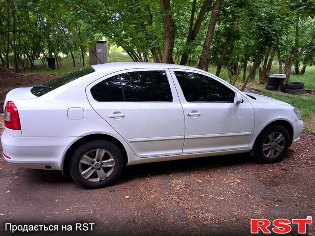 Белый Шкода Октавия, объемом двигателя 1.6 л и пробегом 194 тыс. км за 6800 $, фото 2 на Automoto.ua