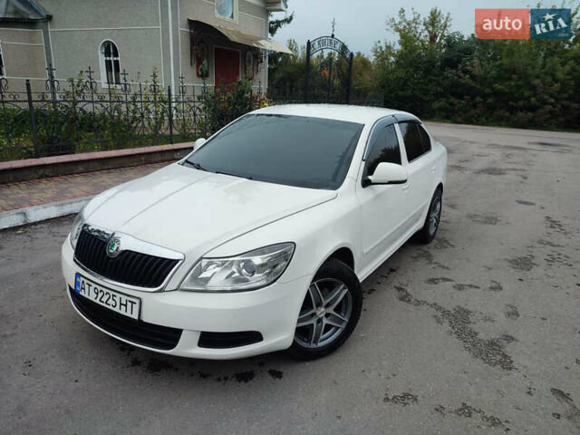 Белый Шкода Октавия, объемом двигателя 1.6 л и пробегом 220 тыс. км за 7399 $, фото 16 на Automoto.ua