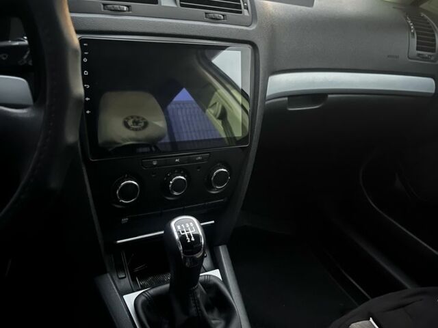 Белый Шкода Октавия, объемом двигателя 1.6 л и пробегом 190 тыс. км за 7000 $, фото 6 на Automoto.ua