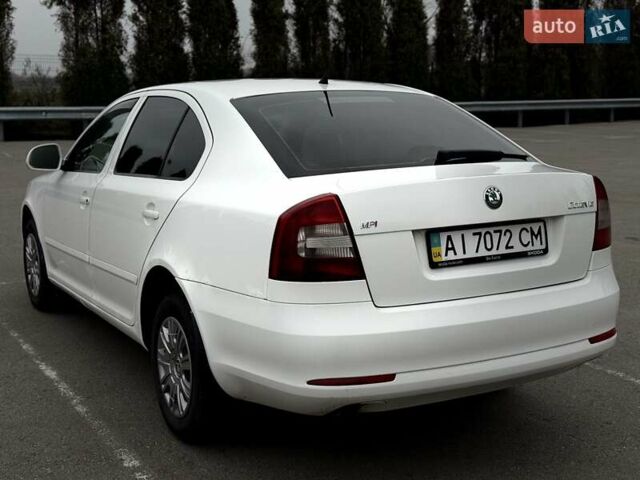 Білий Шкода Октавія, об'ємом двигуна 1.6 л та пробігом 282 тис. км за 5799 $, фото 12 на Automoto.ua