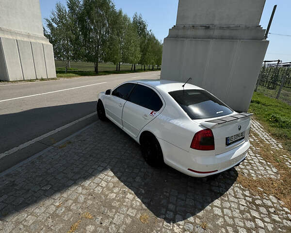 Білий Шкода Октавія, об'ємом двигуна 1.98 л та пробігом 220 тис. км за 8000 $, фото 8 на Automoto.ua