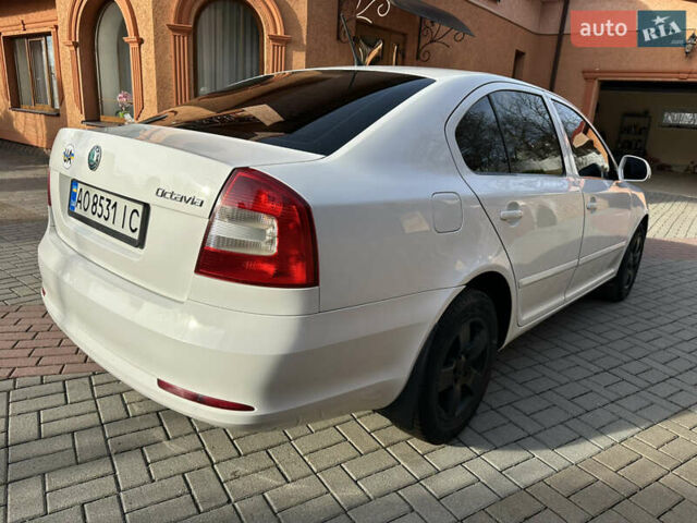 Білий Шкода Октавія, об'ємом двигуна 1.6 л та пробігом 250 тис. км за 6400 $, фото 5 на Automoto.ua