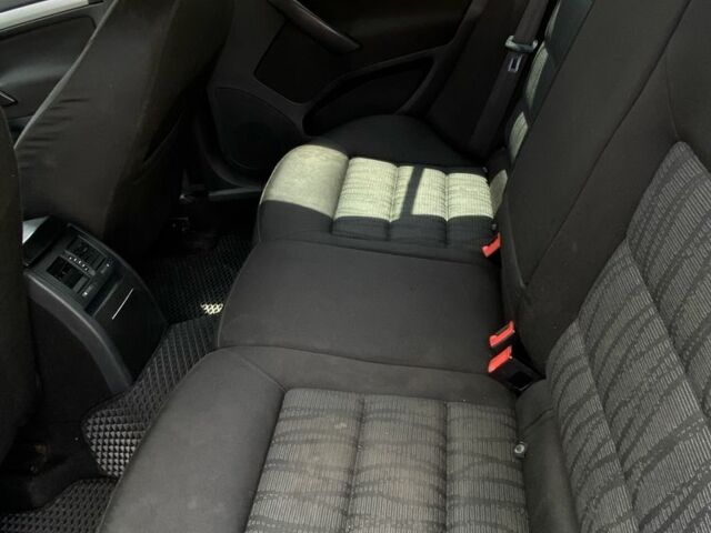 Белый Шкода Октавия, объемом двигателя 1.8 л и пробегом 240 тыс. км за 5300 $, фото 6 на Automoto.ua