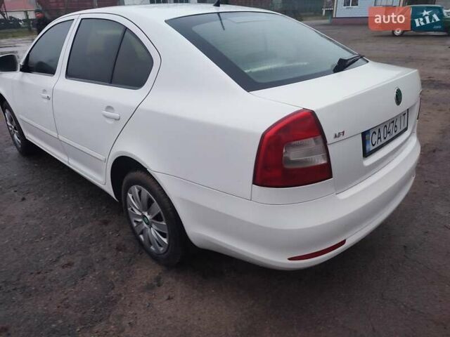 Білий Шкода Октавія, об'ємом двигуна 1.6 л та пробігом 150 тис. км за 8500 $, фото 11 на Automoto.ua
