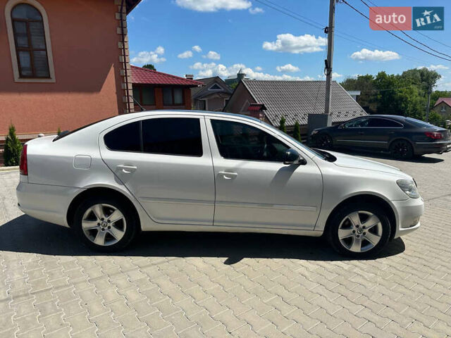 Шкода Октавия 2011 в Черновцах на Automoto.ua Белый Шкода Октавия, объемом двигателя 1.8 л и пробегом 258 тыс. км за 6500 $, фото 5 на Automoto.ua