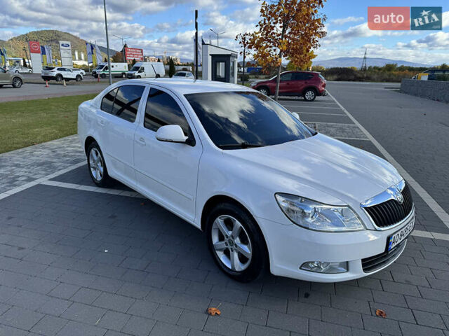 Белый Шкода Октавия, объемом двигателя 1.6 л и пробегом 242 тыс. км за 8100 $, фото 12 на Automoto.ua