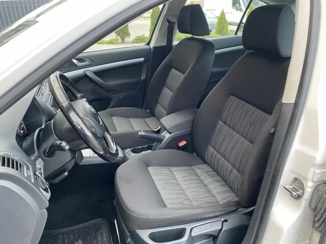 Белый Шкода Октавия, объемом двигателя 1.6 л и пробегом 189 тыс. км за 8999 $, фото 11 на Automoto.ua