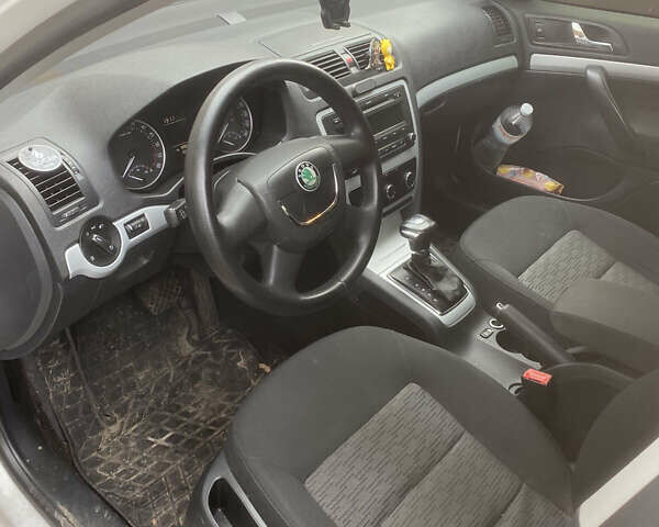 Білий Шкода Октавія, об'ємом двигуна 1.97 л та пробігом 307 тис. км за 8200 $, фото 2 на Automoto.ua