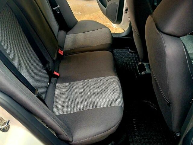 Белый Шкода Октавия, объемом двигателя 1.8 л и пробегом 250 тыс. км за 6500 $, фото 4 на Automoto.ua