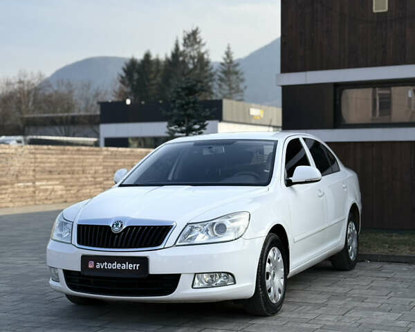 Белый Шкода Октавия, объемом двигателя 1.6 л и пробегом 212 тыс. км за 7800 $, фото 10 на Automoto.ua