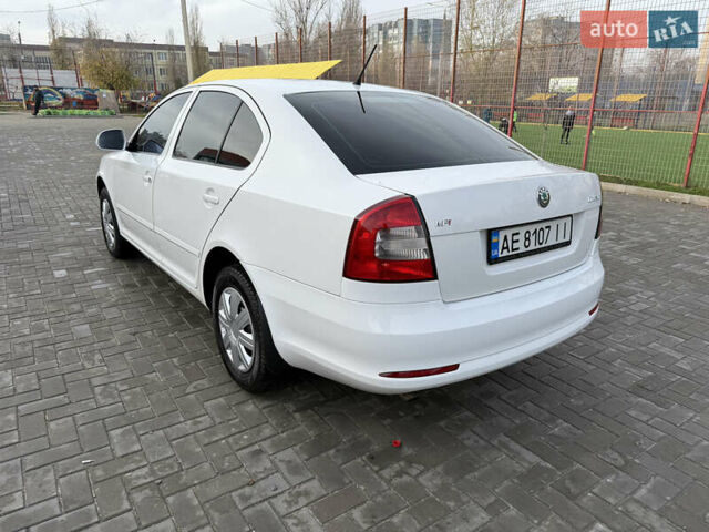 Білий Шкода Октавія, об'ємом двигуна 1.6 л та пробігом 260 тис. км за 7900 $, фото 12 на Automoto.ua