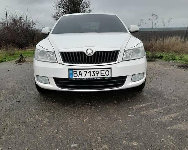 Белый Шкода Октавия, объемом двигателя 1.8 л и пробегом 219 тыс. км за 8200 $, фото 7 на Automoto.ua