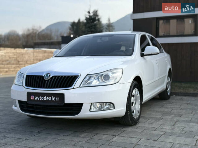 Белый Шкода Октавия, объемом двигателя 1.6 л и пробегом 212 тыс. км за 7800 $, фото 14 на Automoto.ua