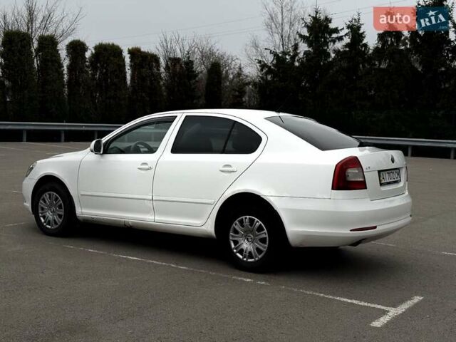 Білий Шкода Октавія, об'ємом двигуна 1.6 л та пробігом 282 тис. км за 5799 $, фото 10 на Automoto.ua