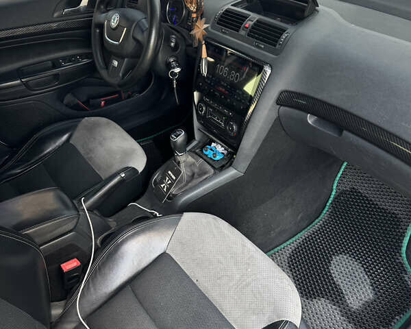 Білий Шкода Октавія, об'ємом двигуна 1.98 л та пробігом 220 тис. км за 8000 $, фото 2 на Automoto.ua