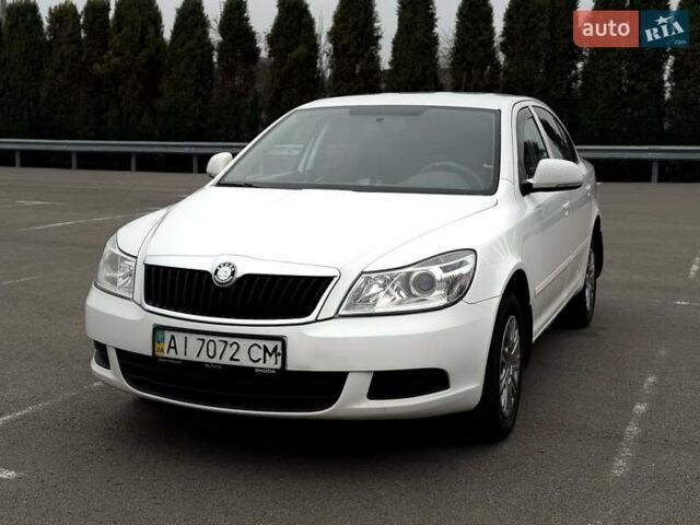 Білий Шкода Октавія, об'ємом двигуна 1.6 л та пробігом 282 тис. км за 5799 $, фото 3 на Automoto.ua